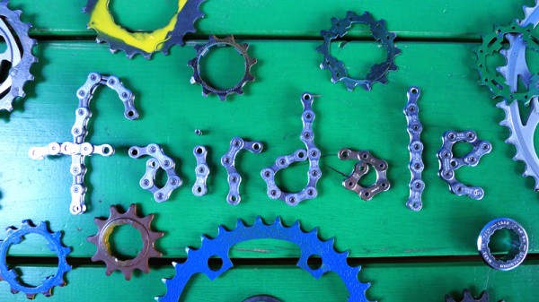 fairdale-chain-font-w_cogs