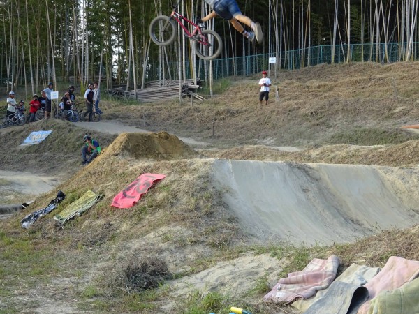 Kevin Peraza and some Dig BMX cropping. 